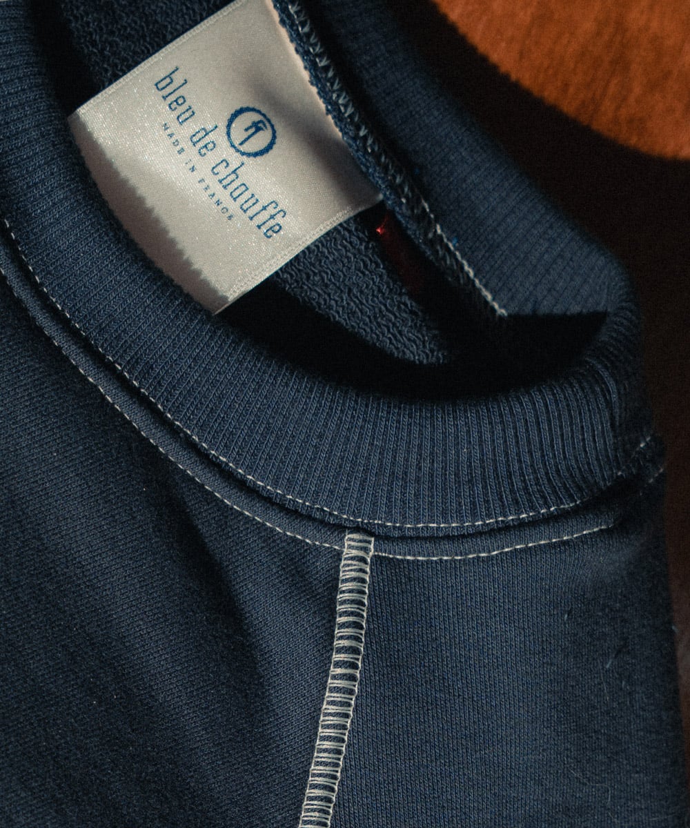 D&eacute;tail pull homme &eacute;tiquette "Bleu de Chauffe St-Georges-de-Luzencon"